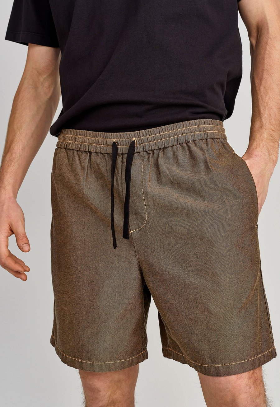 Jac + Jack Amari Short